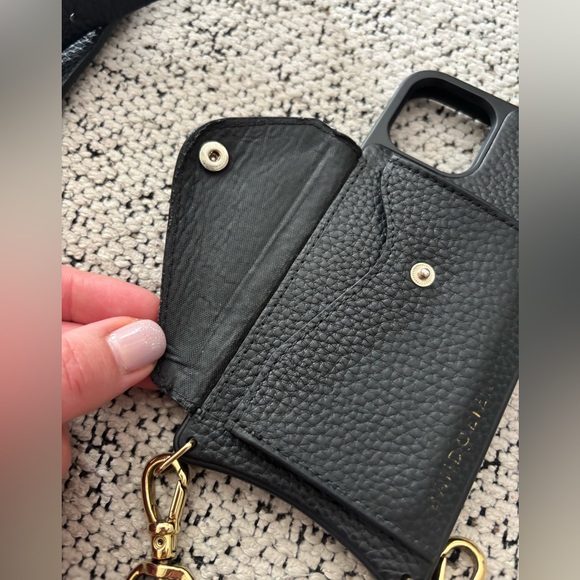 Bandolier Pebble Leather Crossbody Bandolier in Black/Gold /iPhone 11 Pro📱 - Picture 6 of 9